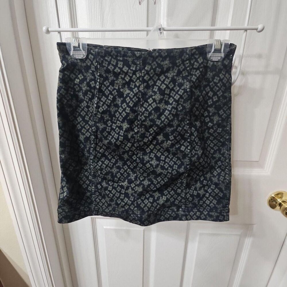 Free People Denim Mini Skirt Size 2 Blue Green Geometric Print